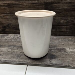 Tupperware One Touch Nesting Canister 2422A-2